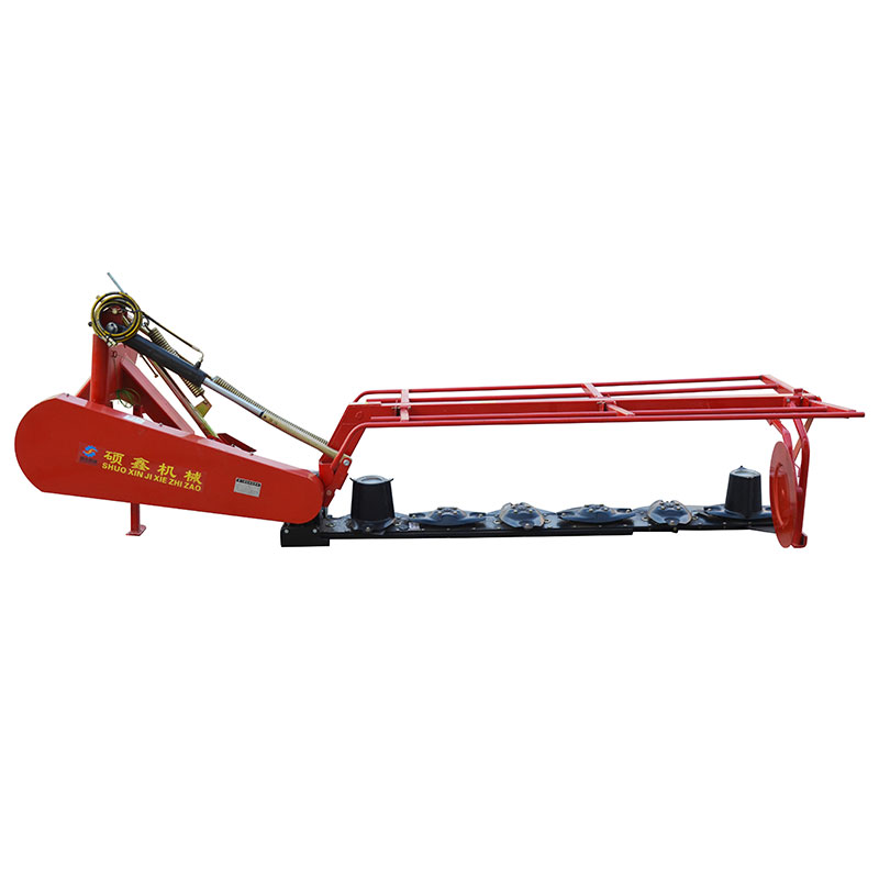 Traktor tilase pemotong rotary